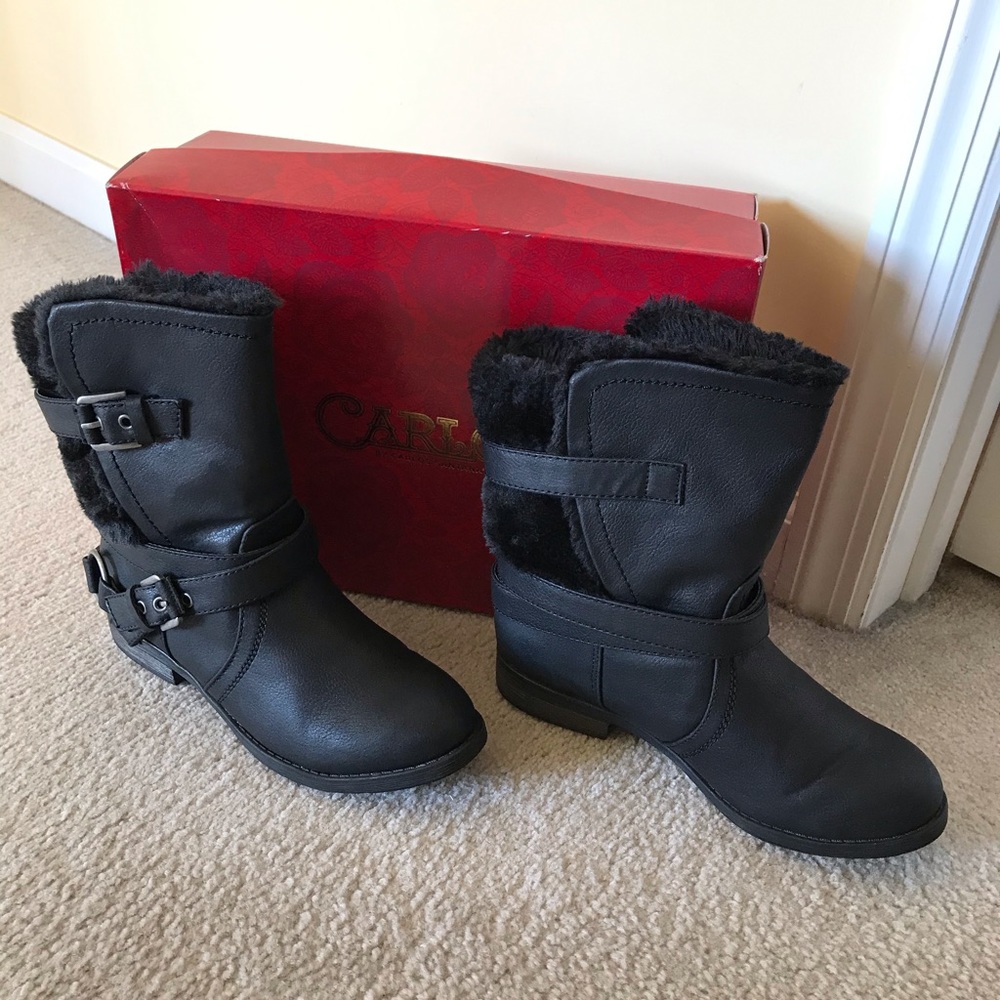 Black boots, faux fur lining. Carlos Santana size7